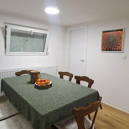 Hanna Apartment Divcibare